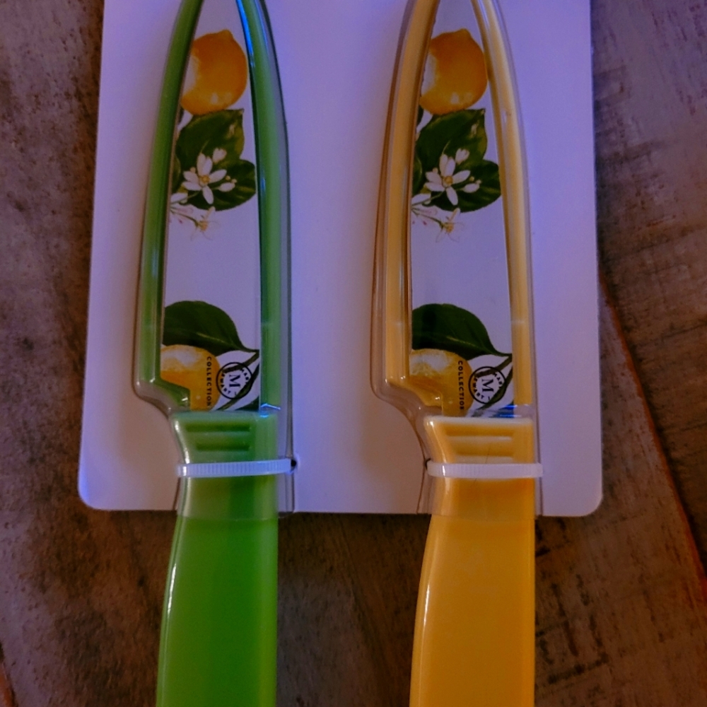 New set of paring knives from Martha Stewart Collection